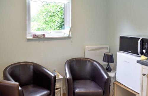 Five Oak Green Cottage | Shepherds Hut 3 at Laddingford - UK32532