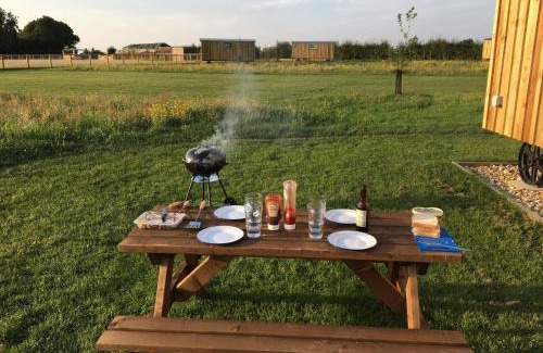 Bedfield House | Shepherds Hut 4