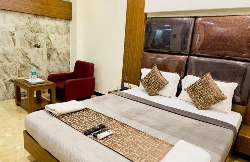 Periamet Hotel | Sheraton Grande at Puratchi Thalaivar Dr MGR Central Railway Station