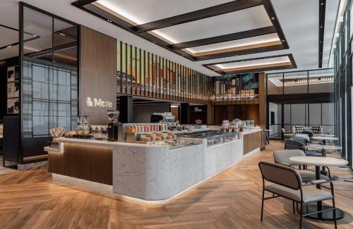 Ermita Night District Hotel | Sheraton Manila Bay