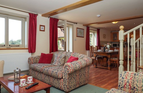 Bradninch Cottage | SHERWAY SHIPPEN, family friendly, with hot tub in Bradninch