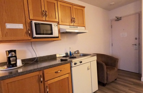 Charlottetown Hotel | Sherwood Inn and Motel