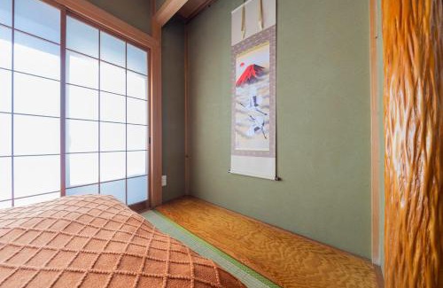 Komae House | Shinjuku 24mins train 4BR 8 Beds 2BA
