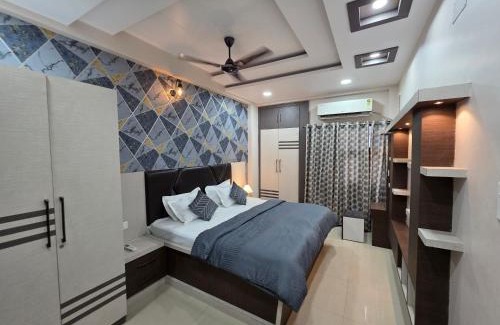 Mahmoorganj Apartment | Shivalay - By Safarnama Stays