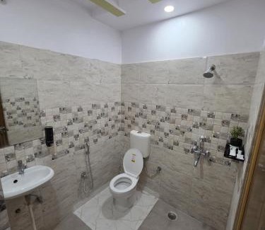 Mahmoorganj Apartment | Shivalay - By Safarnama Stays - Near Kashi Vishwanath