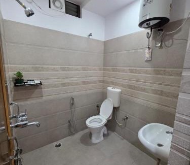 Mahmoorganj Apartment | Shivalay - By Safarnama Stays - Near Kashi Vishwanath