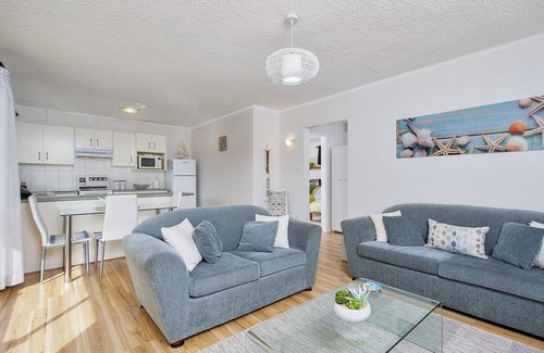 Shoal Bay Apartment | Shoal Court, 2/7 Lillian Street - fabulous location with water views