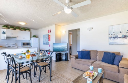 Shoal Bay Apartment | Shoal Towers 5, 11 Shoal Bay Rd - Air Conditioned, WiFi - fantastic location with water views