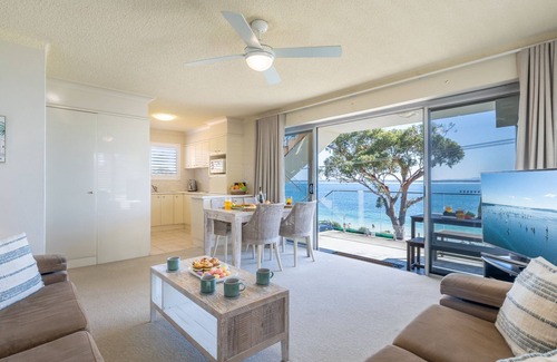 Shoal Bay Apartment | Shoal Towers, 6 -11 Shoal Bay Rd - Air Conditiong - Wifi - Stunning water views & perfect location