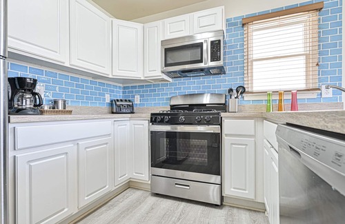 Atlantic City House | Shore Townhouse steps from the surf and sand=A+ best/safe neighborhood!
