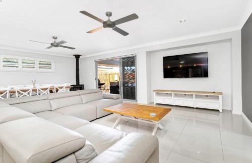 Fingal Bay House | Shoreline Retreat