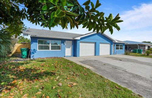 Indian Harbour Beach House | Shoreline Serenity 3bd Dog Friendly Bckyrd
