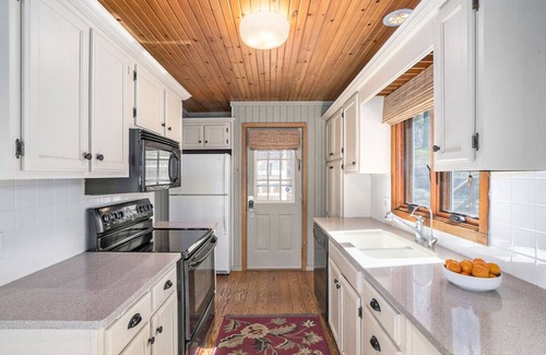 South Haven House | Shoreline Serenity of South Haven