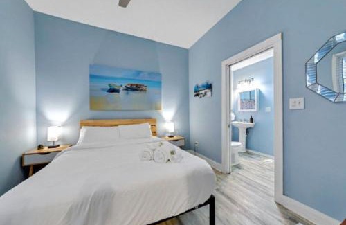 Victorian Village House | Short North - Convention - Queen Bed -Free Parking