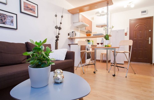 Srodmiescie Połnocne Apartment | ShortStayPoland Graniczna