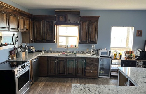 Hackberry House | Shotgun Point Lodge on the Channel. Great for large groups and families.