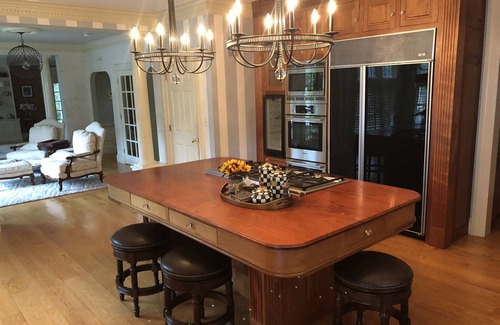 Newbury House | Showcase Home 1 mile to downtown, close to beaches, perfect for family reunions