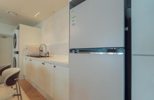 Sogong-dong Apartment | Siena-family suite free pickup late checkin and checkout 1 minute from deoksugung palace wagon rental