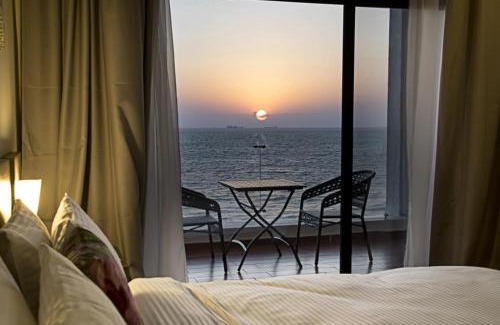 Freetown Hotel | Sierra Palms Resort