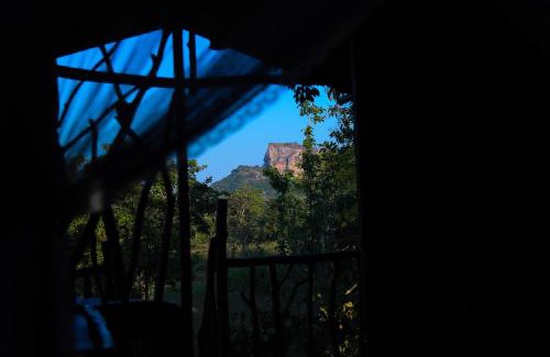Sigiriya House | Sigiriya Rock Gate Tree House