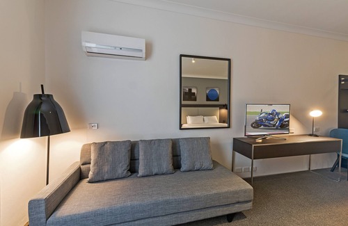 Wolli Creek Hotel | Silkari Urban CKS Sydney Airport Hotel
