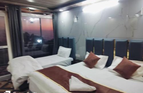 Kempty Range Hotel | Silver Dew Resorts and Restaurant