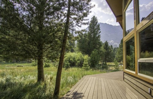 June Lake House | Silver Meadows Cabin