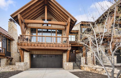 North Park City House | Silver Star #18 - 4 Bed Cottage w Spa