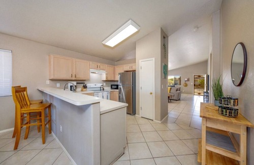 Tucson House | Silverbell/3 BR & 2 BA/Quiet/Garage/Fenced