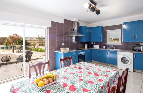 Sao Bernardino Apartment | Silvercoast Apartments - Tulip - Swimming pool, Jacuzzi & amazing sea views