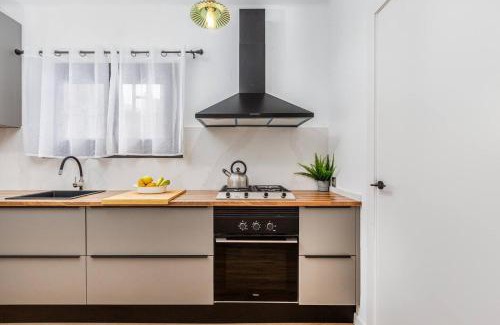 El Poble-sec Apartment | Simply Stunning - Hidden Gem, Heart Of Poble Sec