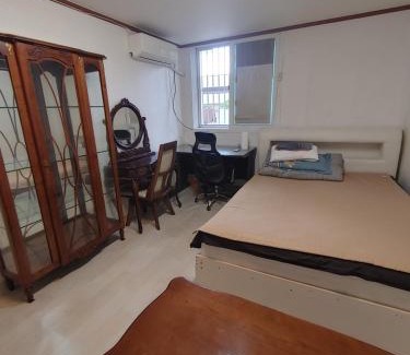 Sinchon-dong Apartment | Sinchon House close to the airport