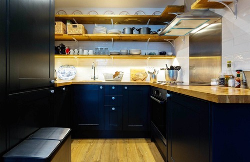 Addison Apartment | Sinclair Sophistication, by Veeve