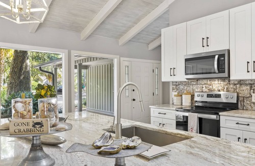 Heritage Woods House | Single level Sea Pines home with a hot tub, just a short walk to the beach!