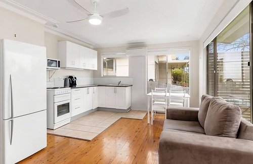 Batemans Bay House | Siris at The Bay - walk to the beach