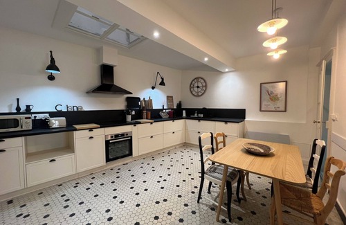 Saint-Estephe House | Située au Coeur des Vignobles du Médoc, Près de Bordeaux et des Plages Océanes