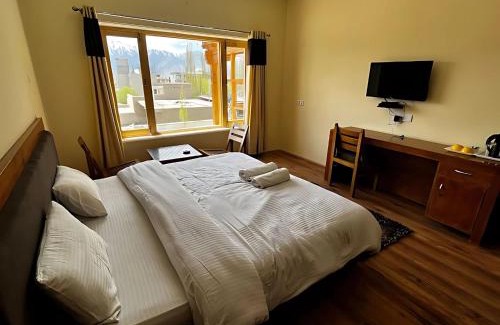Leh House | Sixteen Arahat guest house