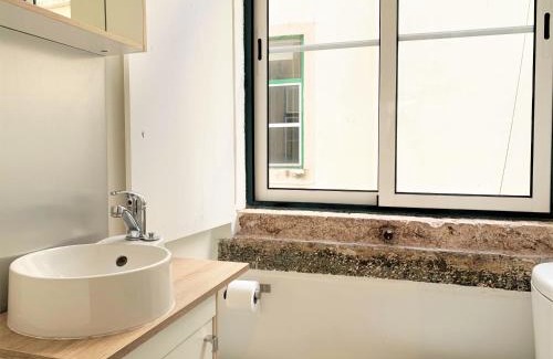 Santa Maria Maior Apartment | SJ2DeE Heart of Baixa NEW AIR CONDITIONING Spacious 2 apts 4br2ba