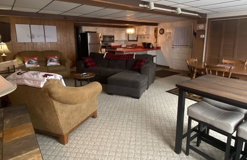 Claysburg Ski Chalet | Ski In/Out Chalet at Blue Knob Ski Resort - Ski the Knob Chalet