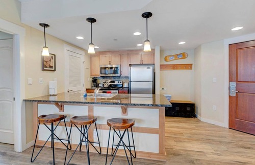 Winter Park House | Ski In Out Luxury Condo 4475 I Huge Hot Tub I Great Views I Best Price I Discounted Attractions