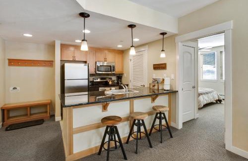 Winter Park House | Ski In Out Luxury Condo 4474 I Huge Hot Tub I Great Views I Best Price I FREE Adventures Daily