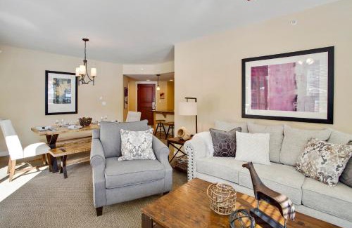 Winter Park House | Ski In Out Luxury Condo 4474 I Huge Hot Tub I Great Views I Best Price I FREE Adventures Daily