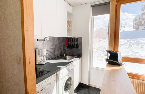 Val Claret Apartment | "Ski-In/Ski-Out Apartment · Renovated · Balcony · WiFi · Pet Friendly"