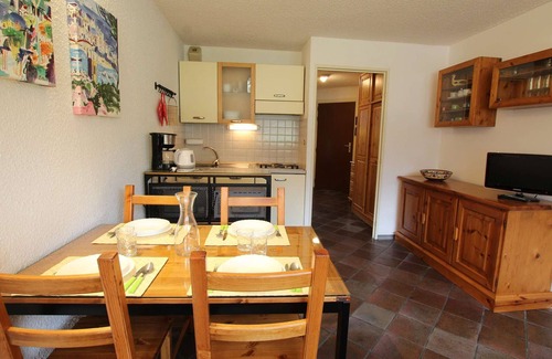 Montgenevre Apartment | Ski-In/Ski-Out Family Apt for 4 with Parking & WiFi - Montgenèvre