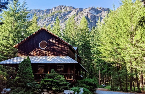 Mazama Apartment | Ski-In Ski-Out Studio, near Mazama Store and trail system