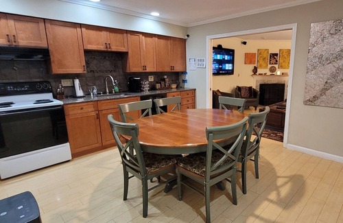 Killington House | Ski, RIde, Walk On/Off Condo On Pico at Killingtonn