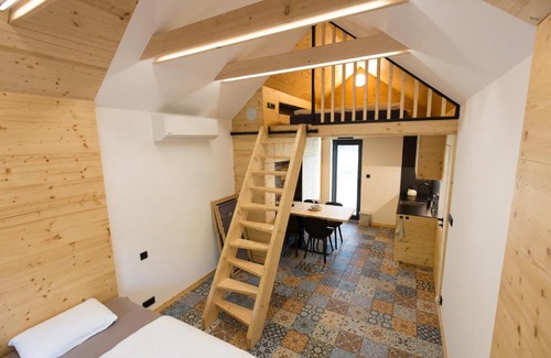 Velke Bilovice Apartment | Sklep Mozajka