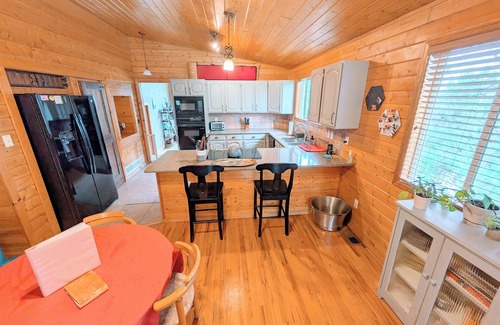 Bailey Cabin | Sky Cabin - 10 Acres - Hot Tub
