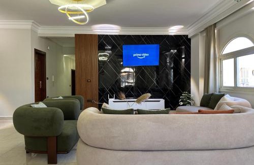 The 5th Settlement Apartment | SKY LOUNGE by BC residence