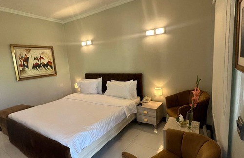 Karachi Hotel | Sky Room Airport Hotel